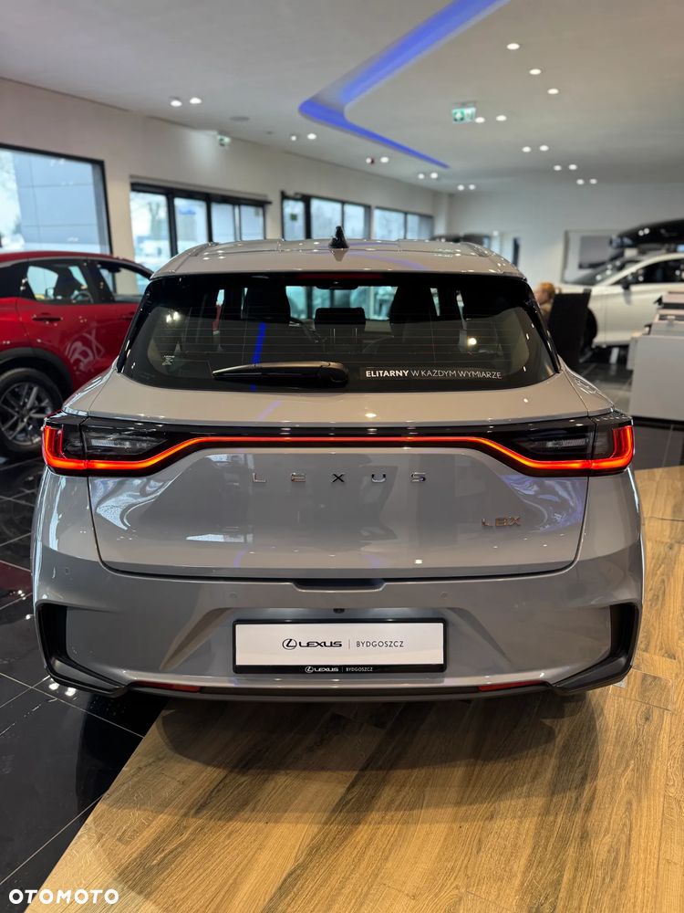 Lexus LBX 1.5 Hybrid - 11