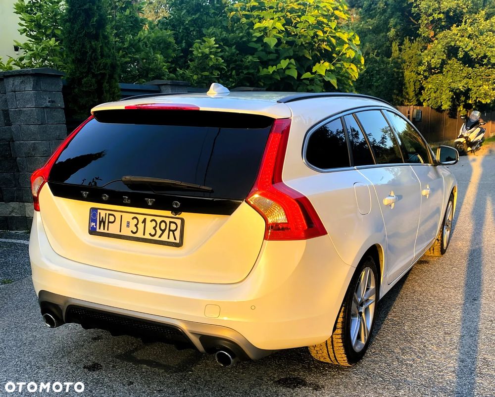Volvo V60 D4 AWD Geartronic RDesign - 10