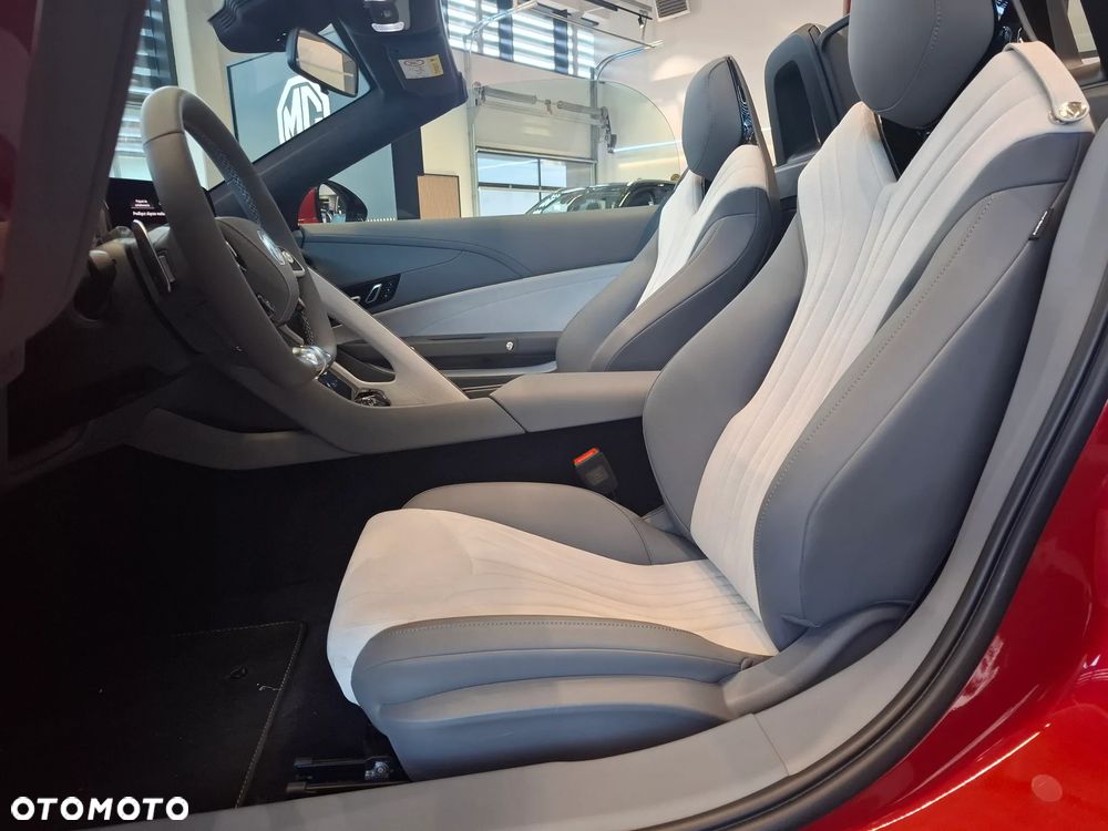 MG Cyberster 77kWh AWD Czarny Dach - 15