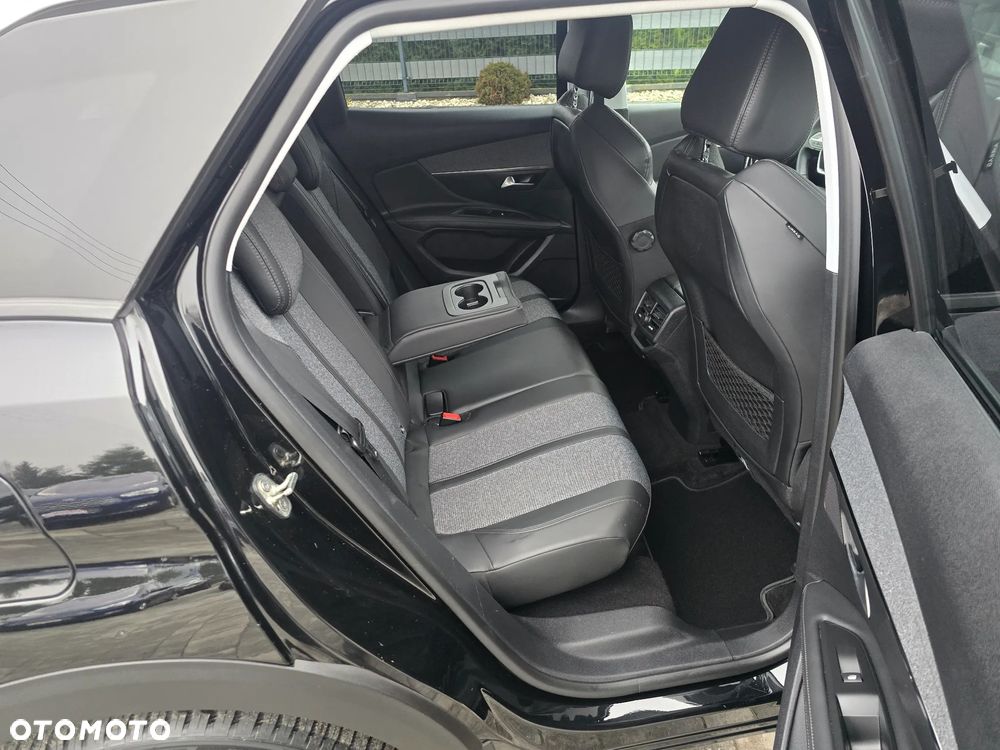 Peugeot 3008 PureTech 130 Stop & Start GPF Allure Pack - 8