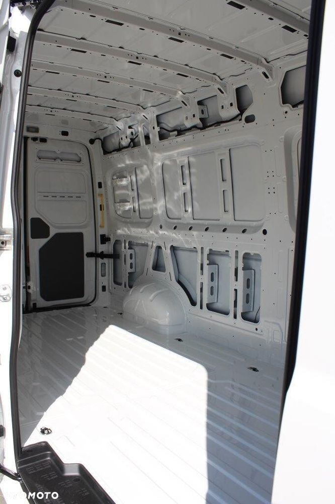 Volkswagen Crafter - 12