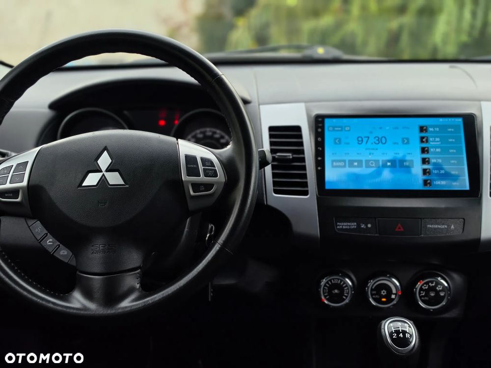 Mitsubishi Outlander - 31
