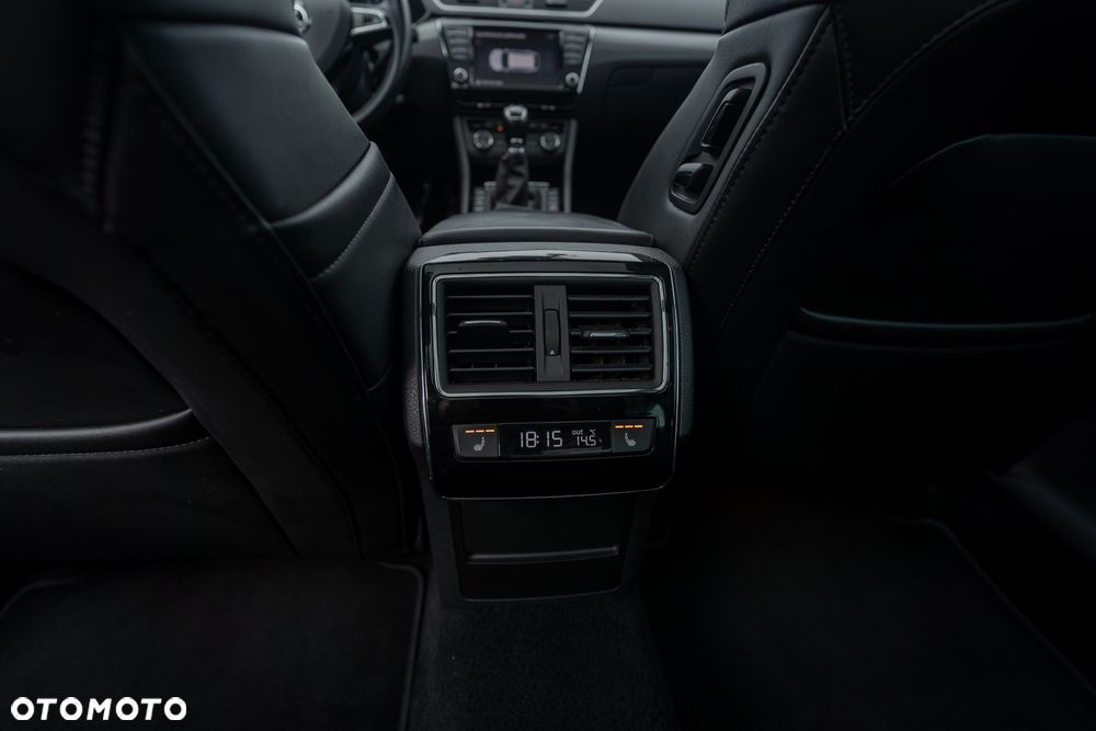 Skoda Superb 2.0 TDI Premium Edition - 25