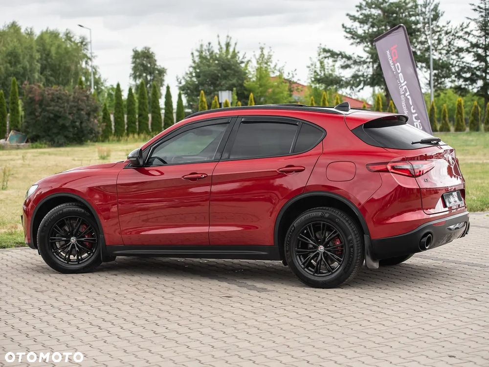Alfa Romeo Stelvio - 14