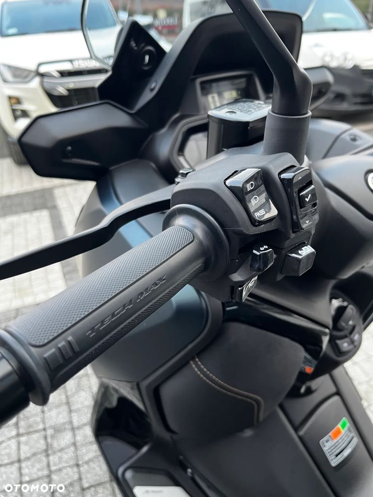 Yamaha X-max - 11