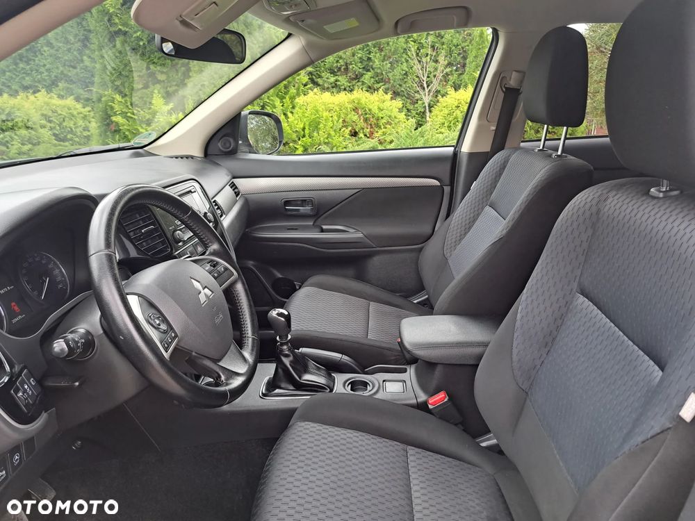 Mitsubishi Outlander 2.2 DI-D 2WD Plus - 8