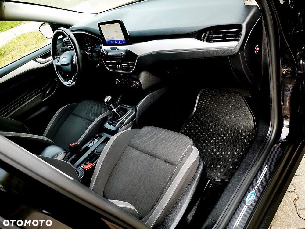 Ford Focus 1.0 EcoBoost Titanium X - 5