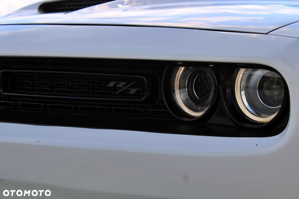 Dodge Challenger 5.7 R/T - 18