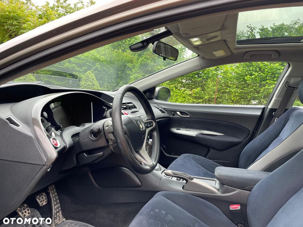 Honda Civic 1.8 Executive - 11