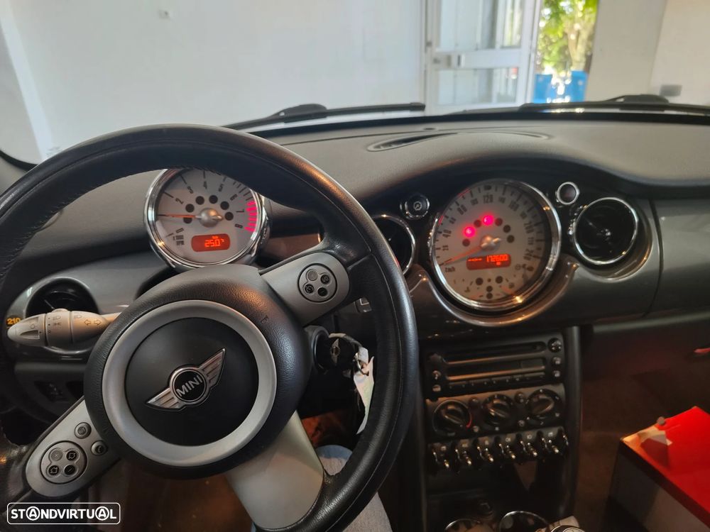 MINI Cabrio Cooper S - 8