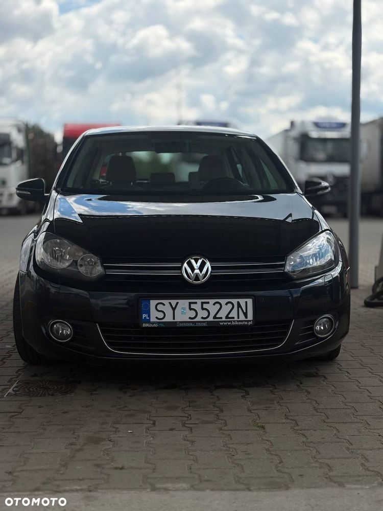 Volkswagen Golf - 1