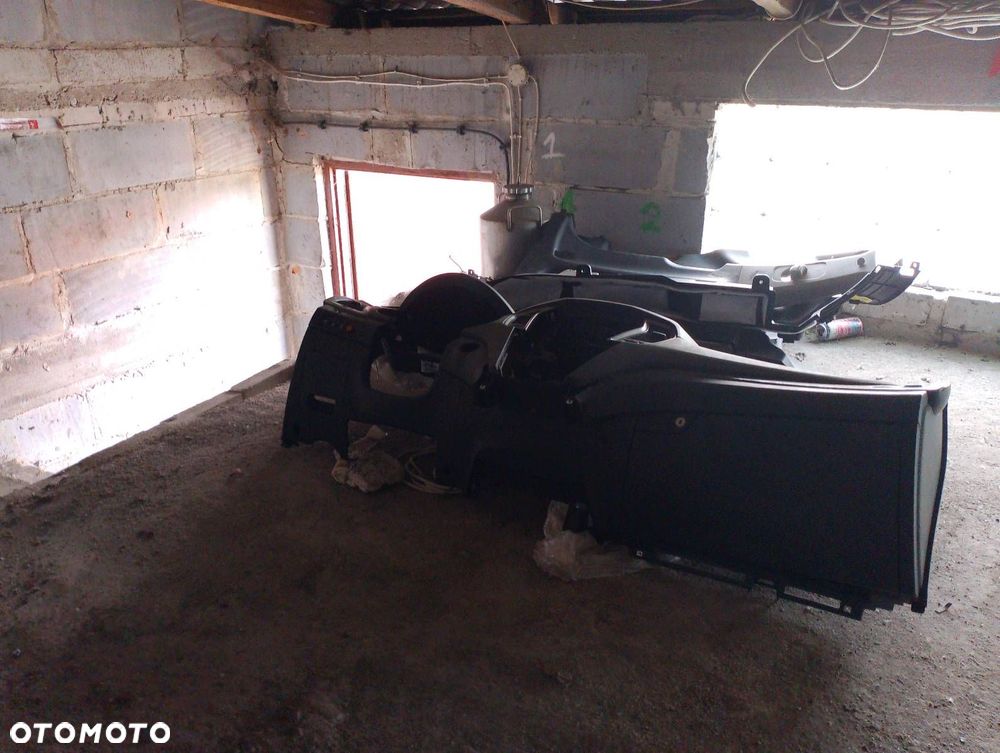 ZESTAW POSTRZAŁOWY HYUNDAI SANTA FE III - 11