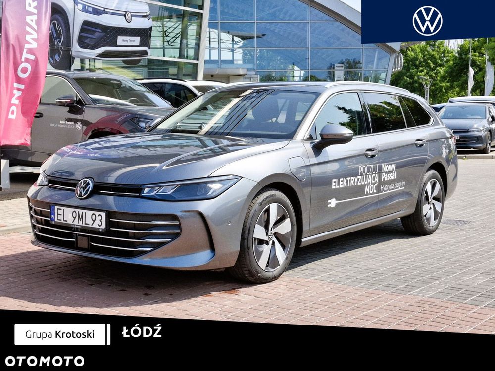 Volkswagen Passat - 1