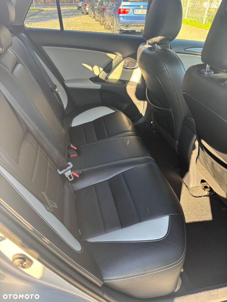 Toyota Avensis 1.8 Active MS - 18