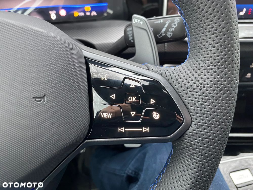 Volkswagen Golf VIII 2.0 TSI 4Motion R DSG - 8