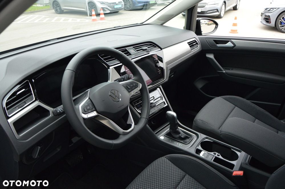 Volkswagen Touran - 13
