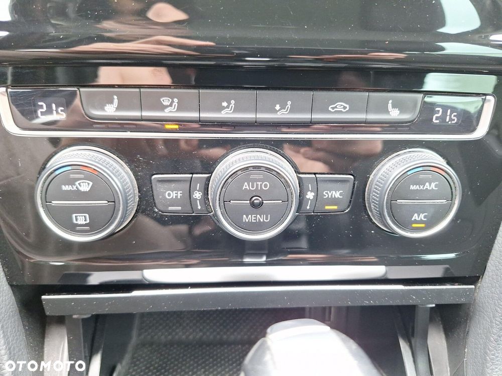 Volkswagen Golf 1.4 TSI BMT Highline DSG - 24