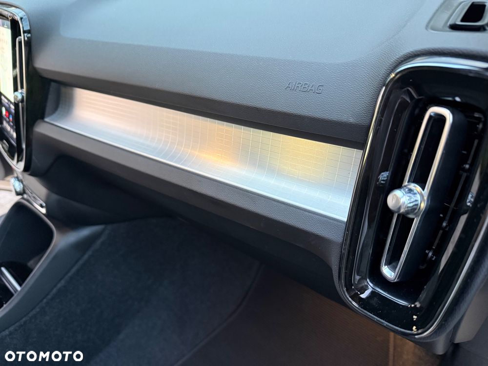 Volvo XC 40 B4 B DKG Plus Dark - 33