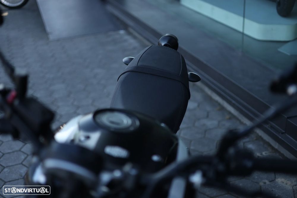 Yamaha XSR 900 - 6