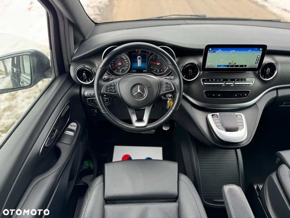 Mercedes-Benz Klasa V 300 d extralang 4Matic 9G-TRONIC Avantgarde Edition Edition 2023 - 36