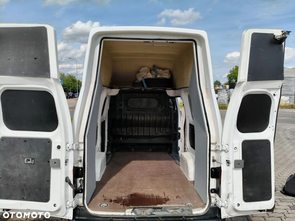 Nissan e-NV200 - 12