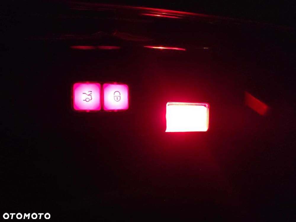 Mercedes-Benz Klasa C 300 9G-TRONIC Night Edition - 25