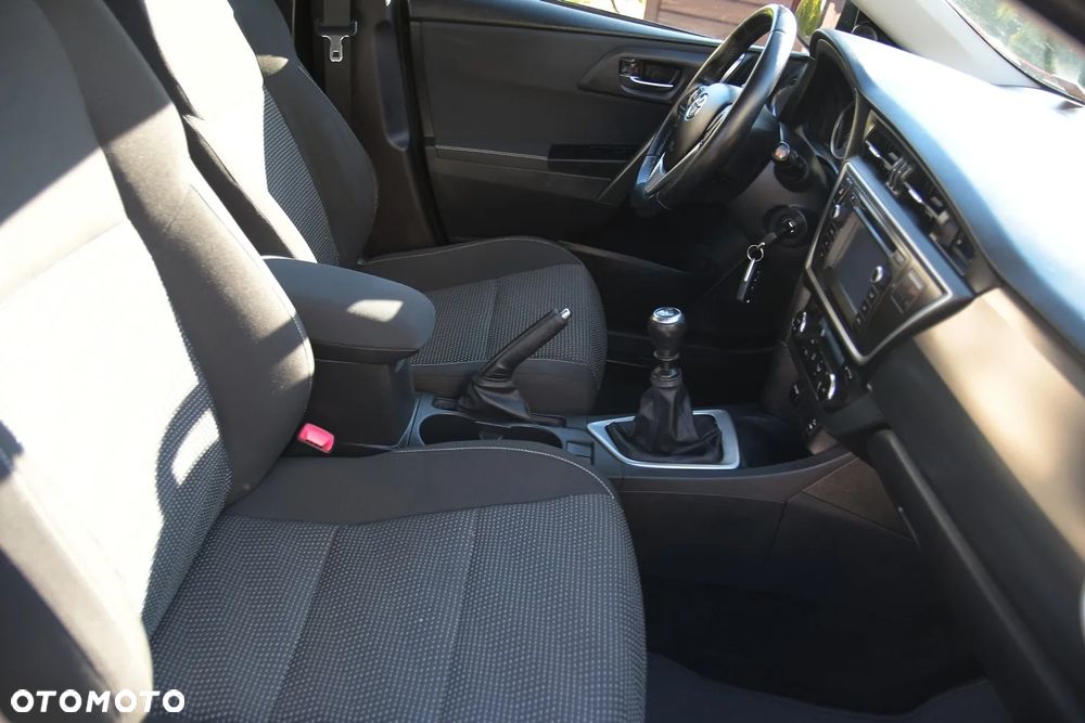 Toyota Auris - 19