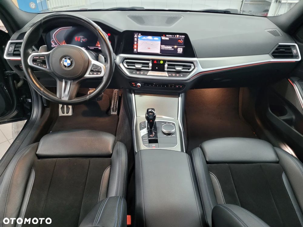 BMW Seria 3 330d xDrive - 13