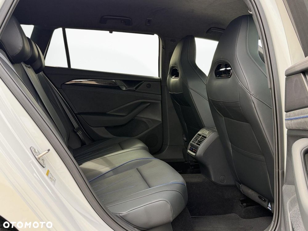 Volkswagen Passat Variant 2.0 TDI SCR 4Mot R-Line DSG - 14