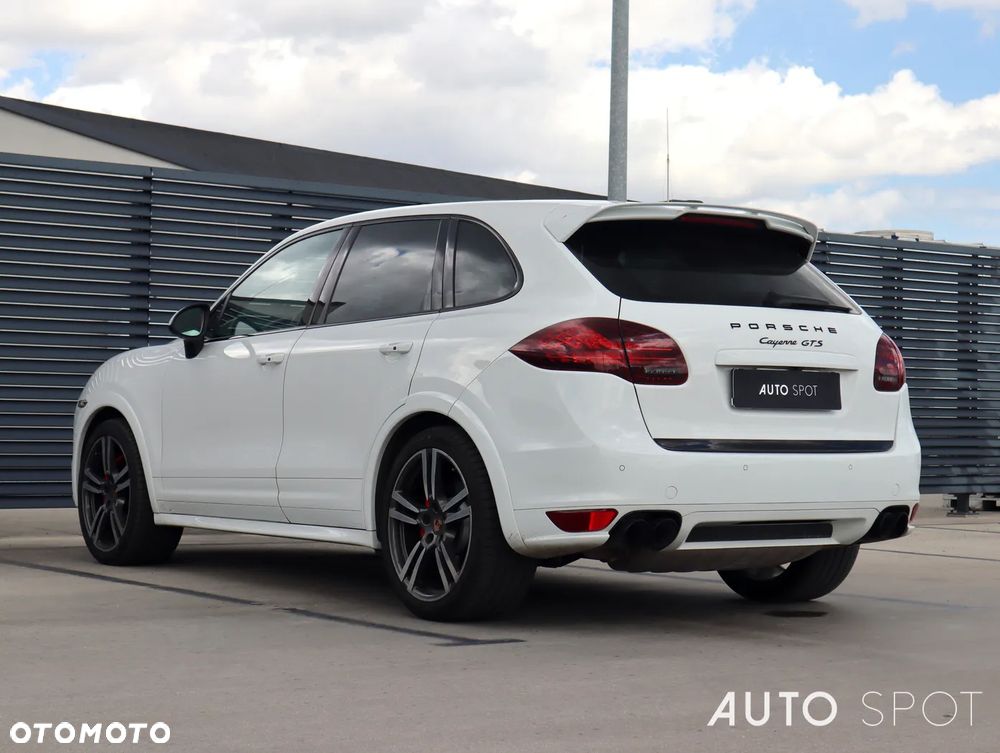 Porsche Cayenne GTS - 5