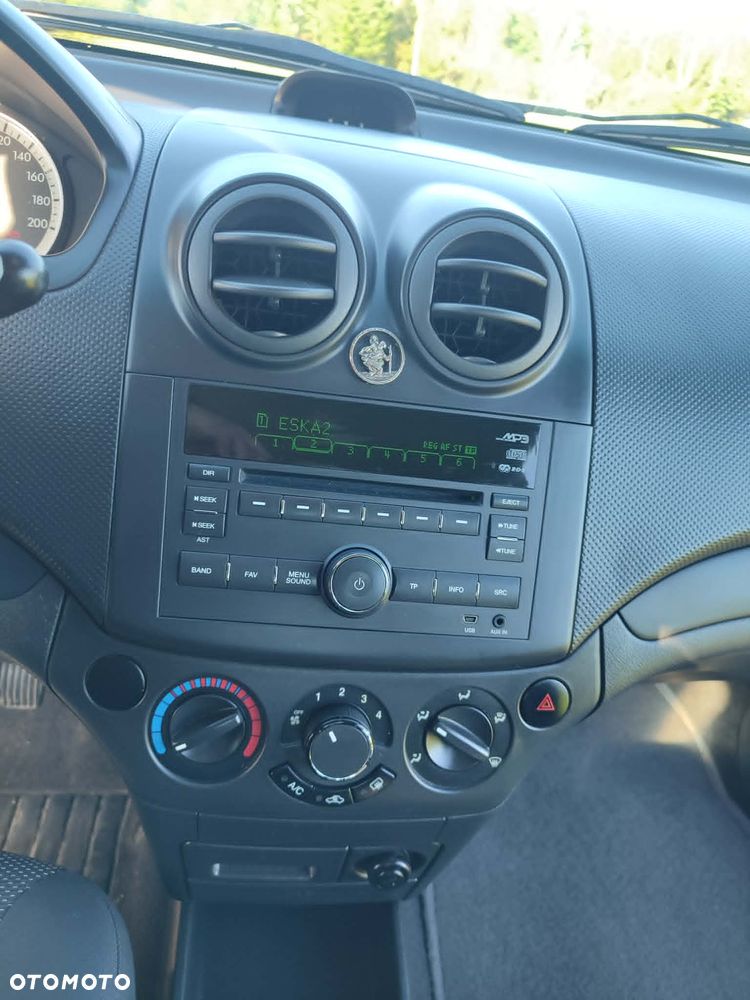 Chevrolet Aveo - 9