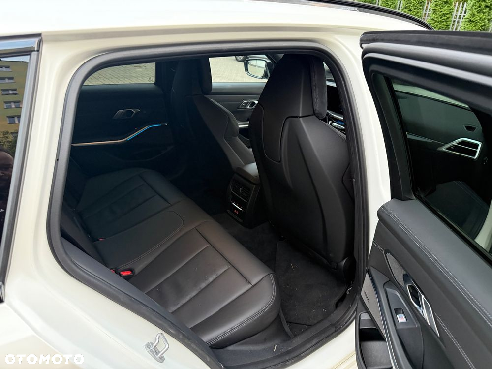 BMW M3 Competition xDrive sport - 11