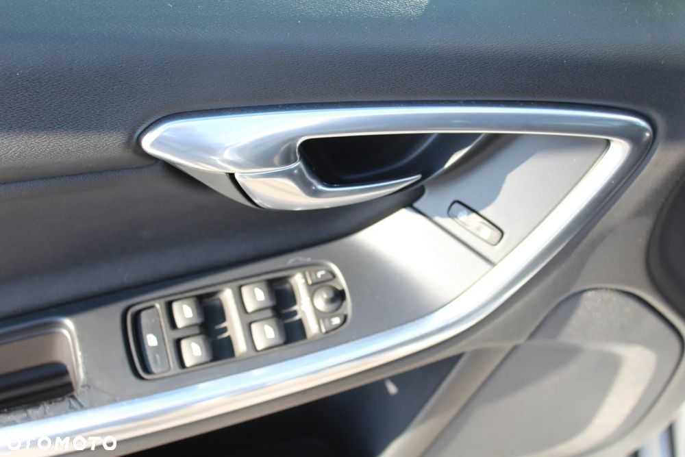 Volvo S60 D3 Summum - 18