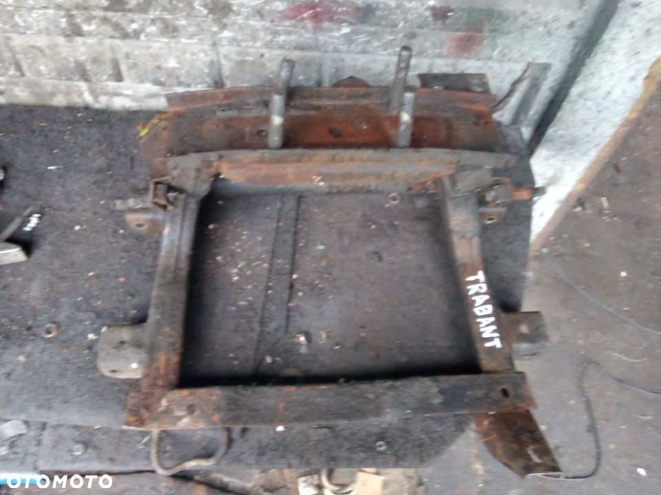 TRABANT 601 rama przednie zawieszenie - 1