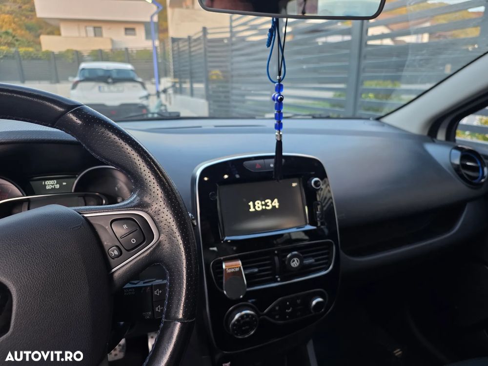 Renault Clio - 9