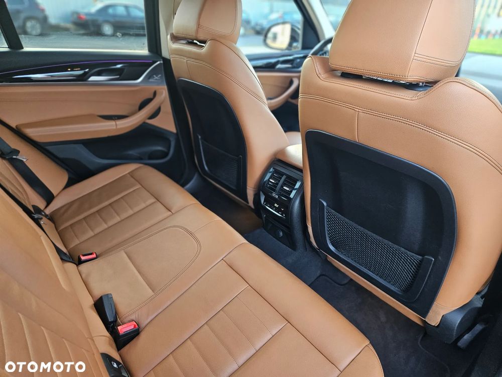 BMW X3 xDrive20d Luxury Line - 30