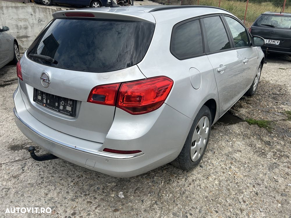 Bara spate Opel Astra J