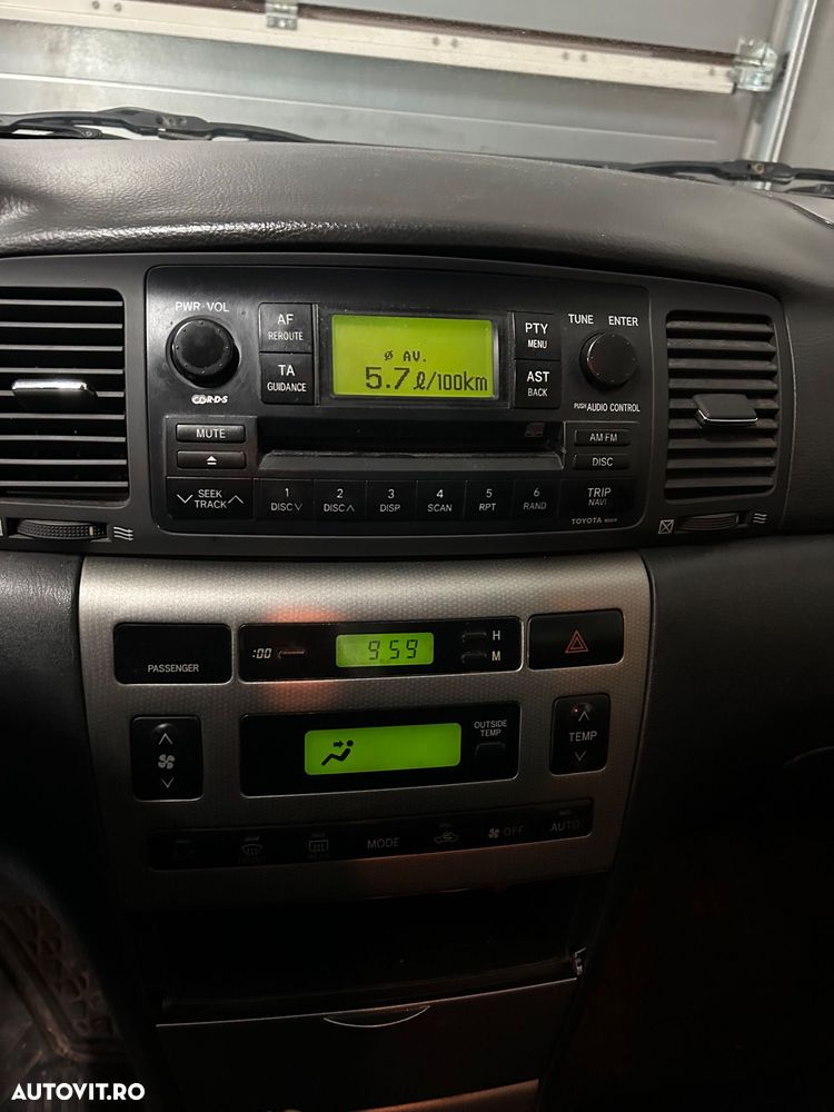 Toyota Corolla 1.4 D H/B Xellence - 8