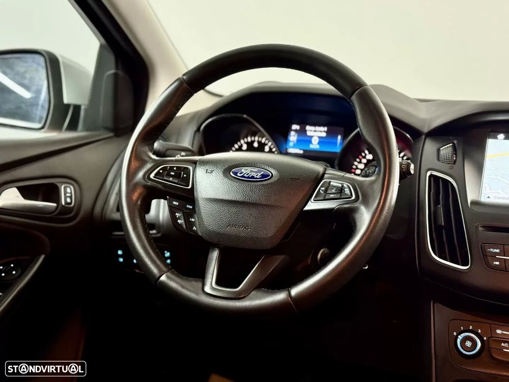 Ford Focus 1.0 EcoBoost S&S ACTIVE X - 27