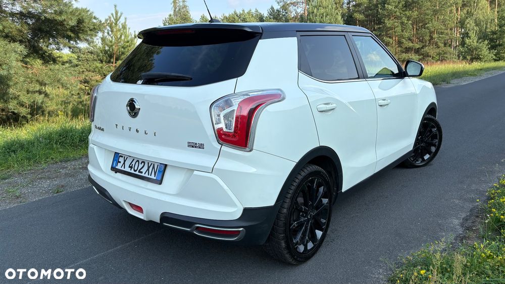 SsangYong/KGM Tivoli e-XGi 160 2WD Black+White - 4