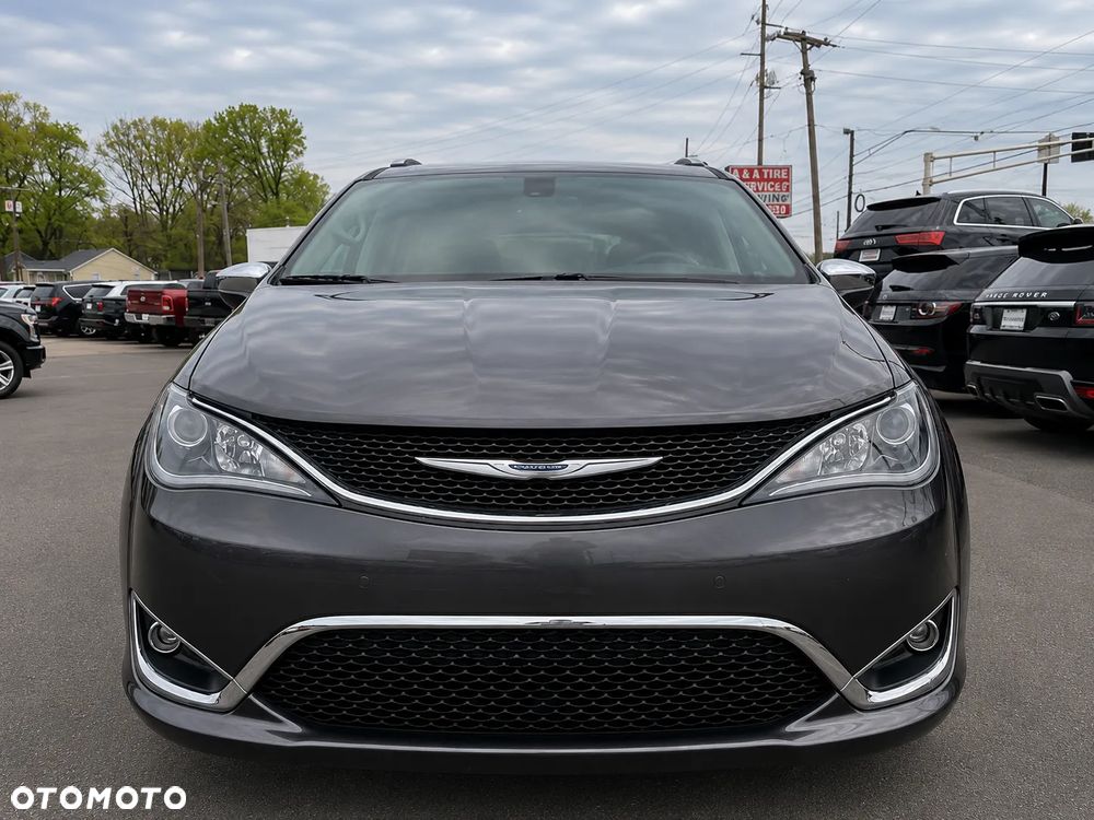 Chrysler Pacifica - 8