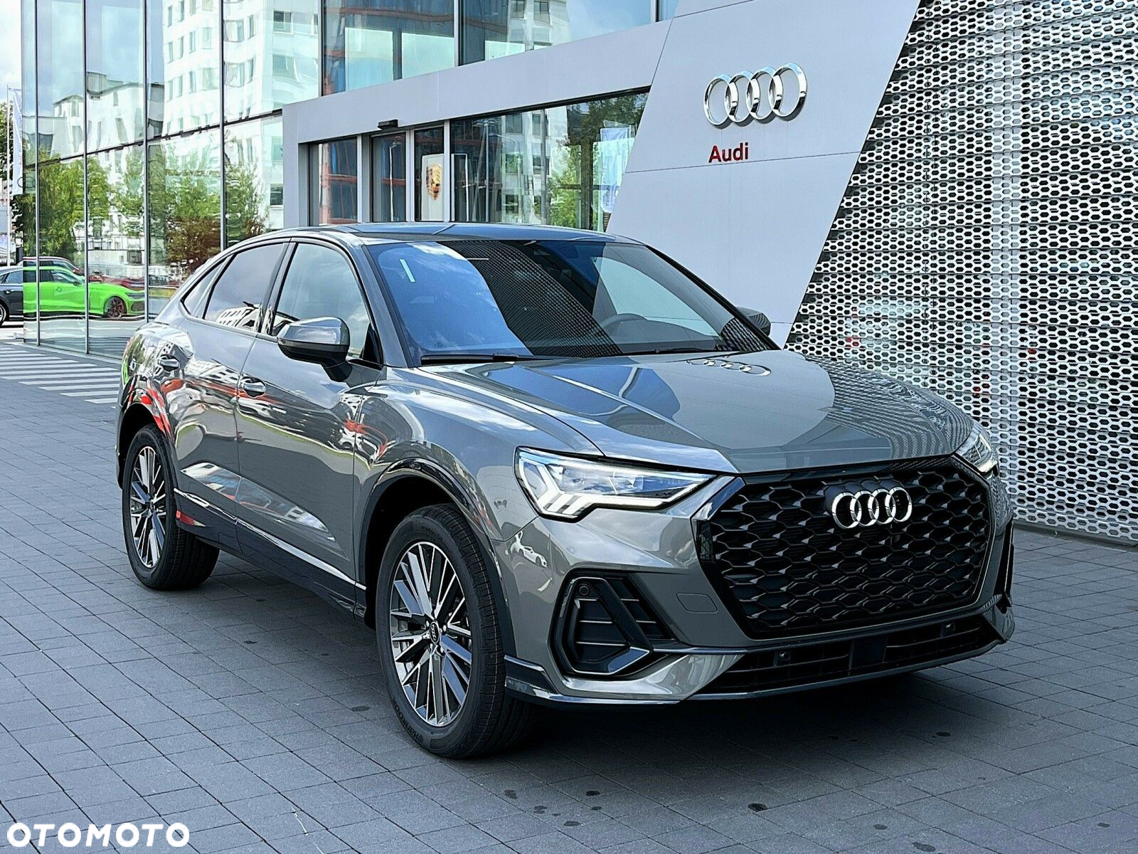 Audi Q3 Sportback - 12