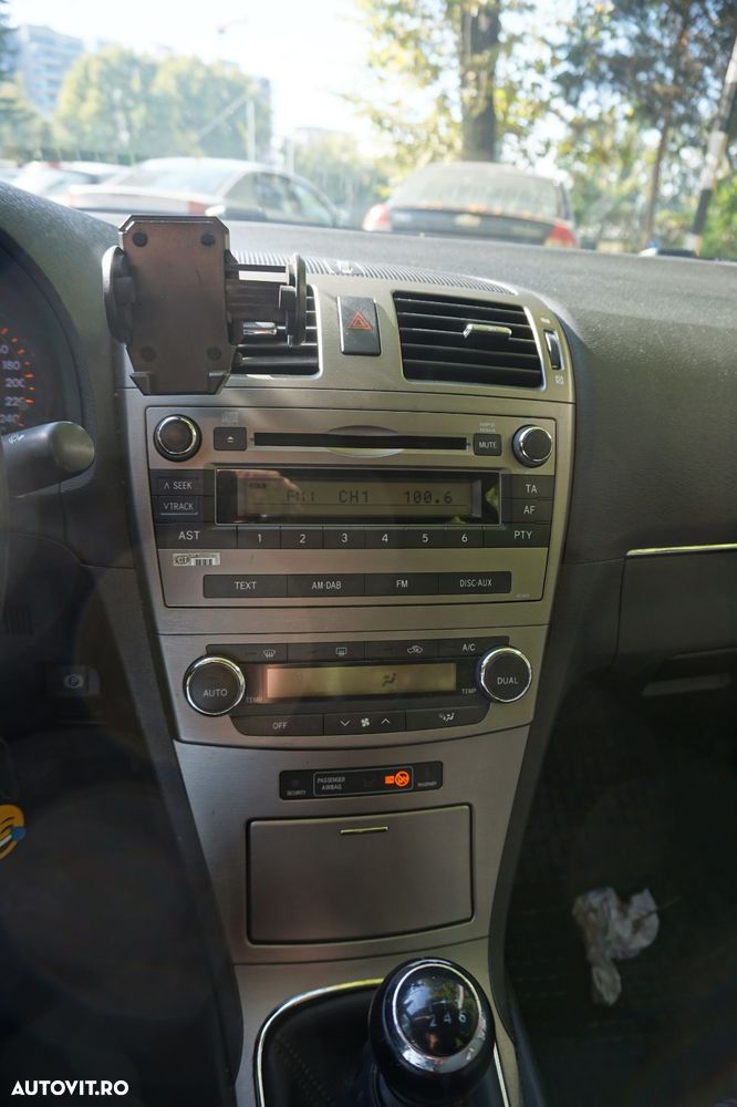 Toyota Avensis 2.0 D-4D Comfort - 9