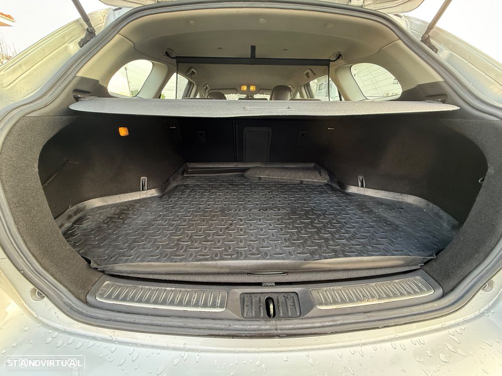 Toyota Avensis SW 2.2 D-4D Ex.+Pele+GPS - 14