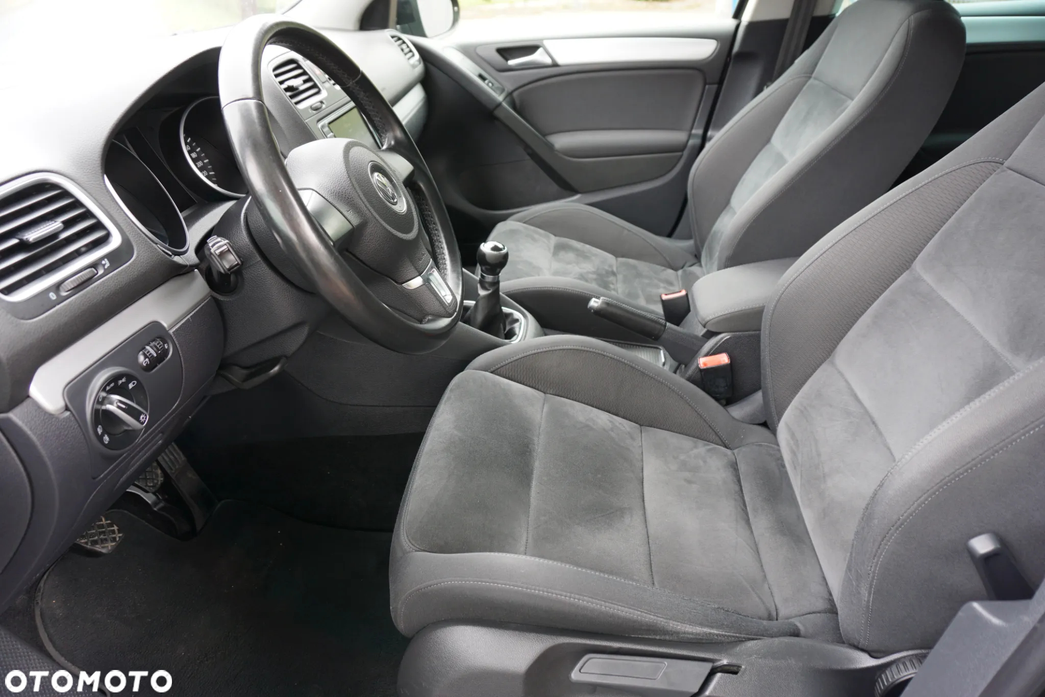 Volkswagen Golf 2.0 TDI DPF Style - 9