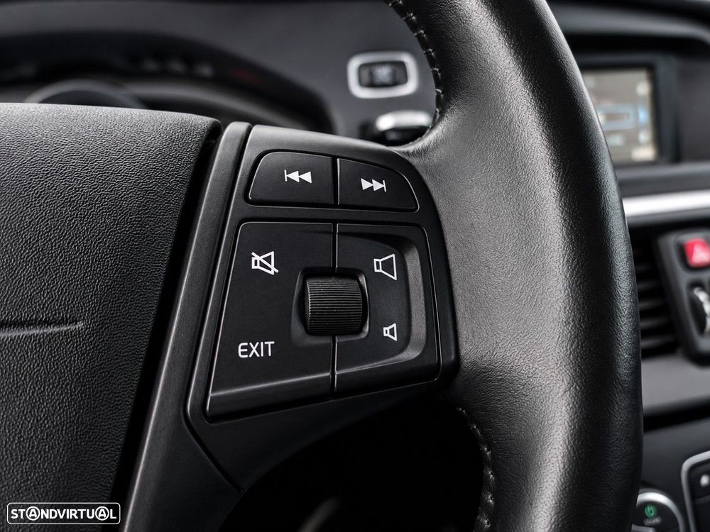 Volvo V40 1.6 D2 Momentum - 24
