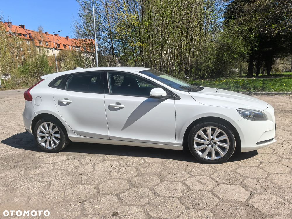 Volvo V40 D2 - 10