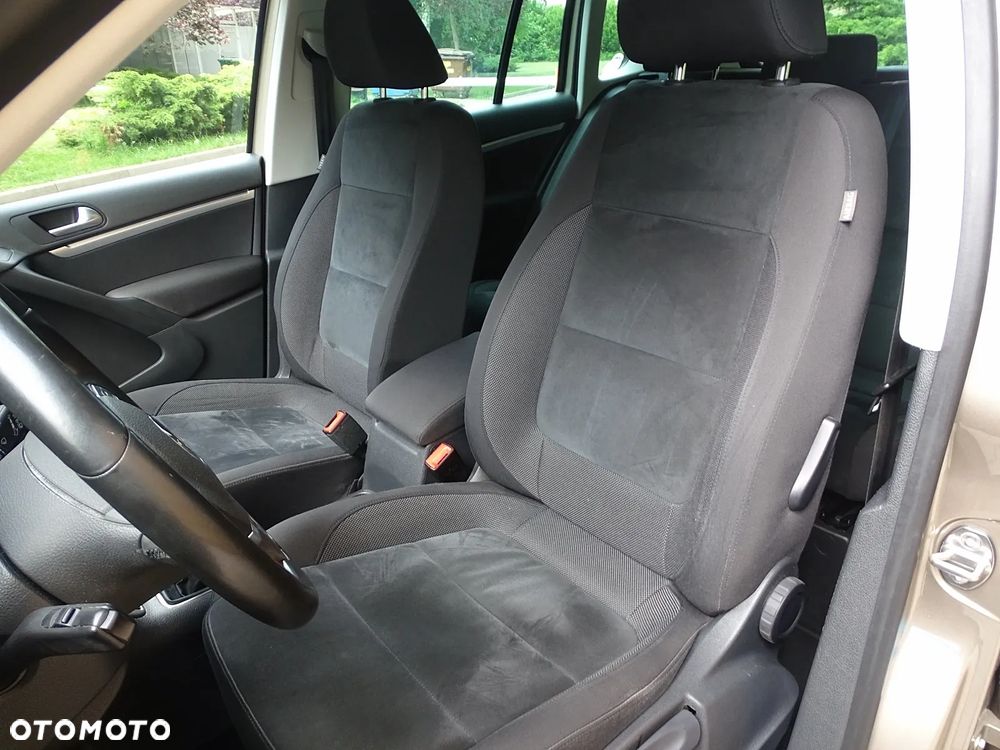 Volkswagen Tiguan 2.0 TDI DPF BlueMotion Technology Sport & Style - 17