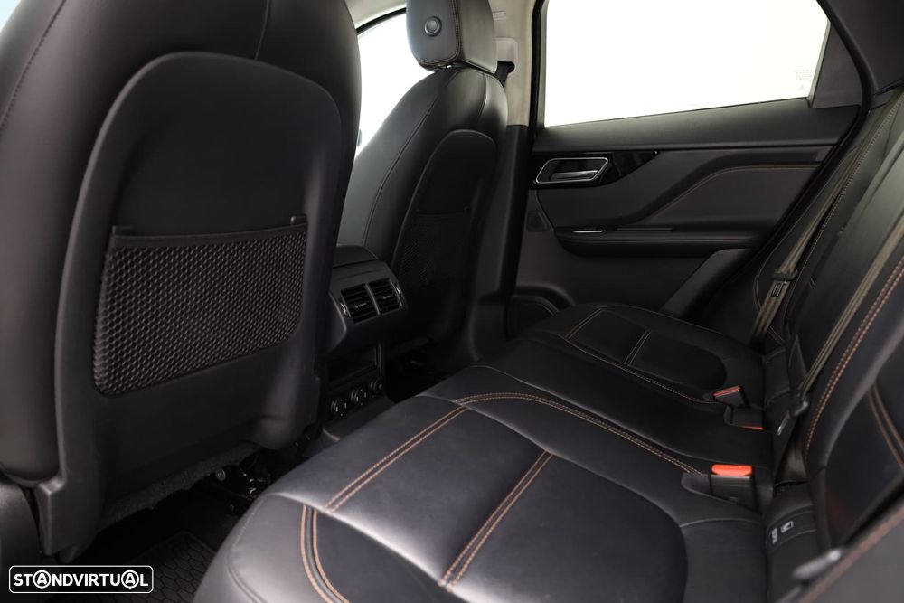 Jaguar F-Pace 2.0 i4D Prestige Aut. - 11
