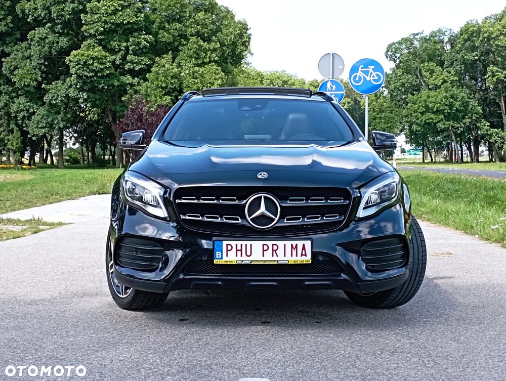 Mercedes-Benz GLA - 9